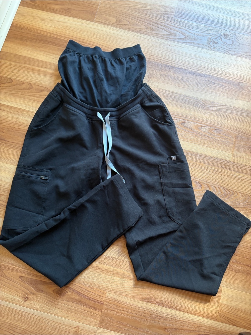 Figs Yola Maternity Pants Scrubs Black Skinny Tapered Leg